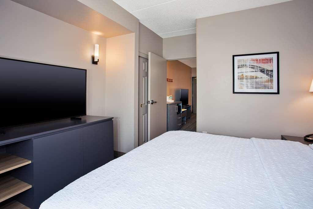 Hampton Inn And Suites Newark Airport Elizabeth Rum bild