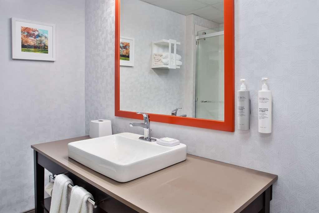 Hampton Inn And Suites Newark Airport Elizabeth Rum bild
